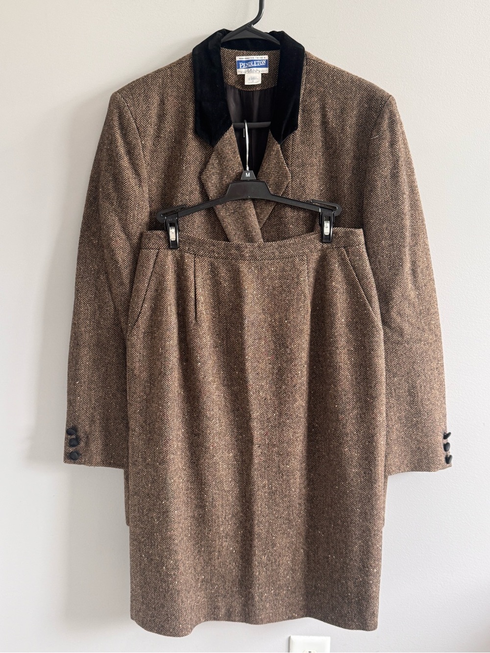 Vintage Pendleton Wool Herringbone Skirt Suit Size 8 Tall Velvet Collar